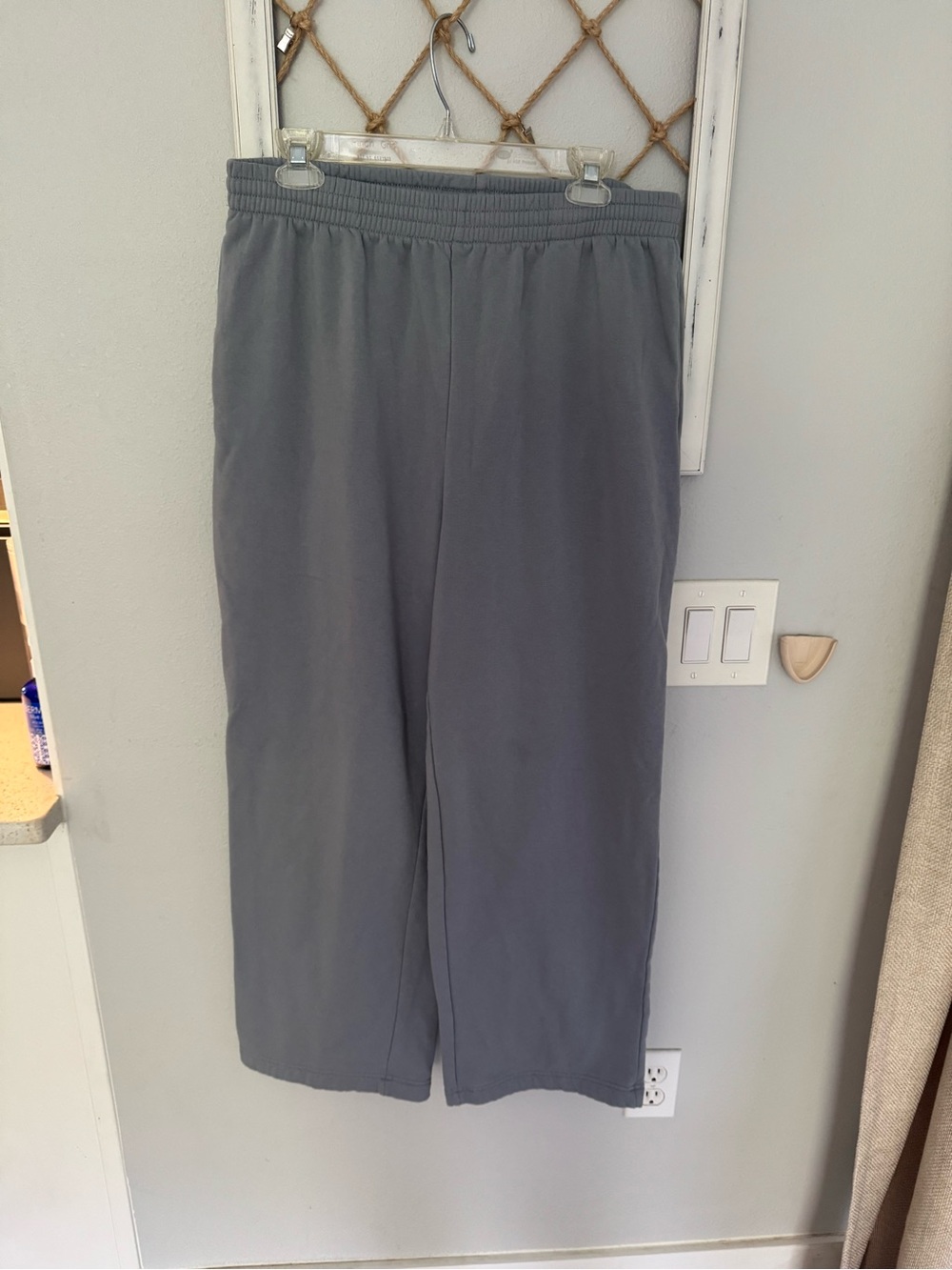 Women's Wide Leg Pull-On Pants in Gray